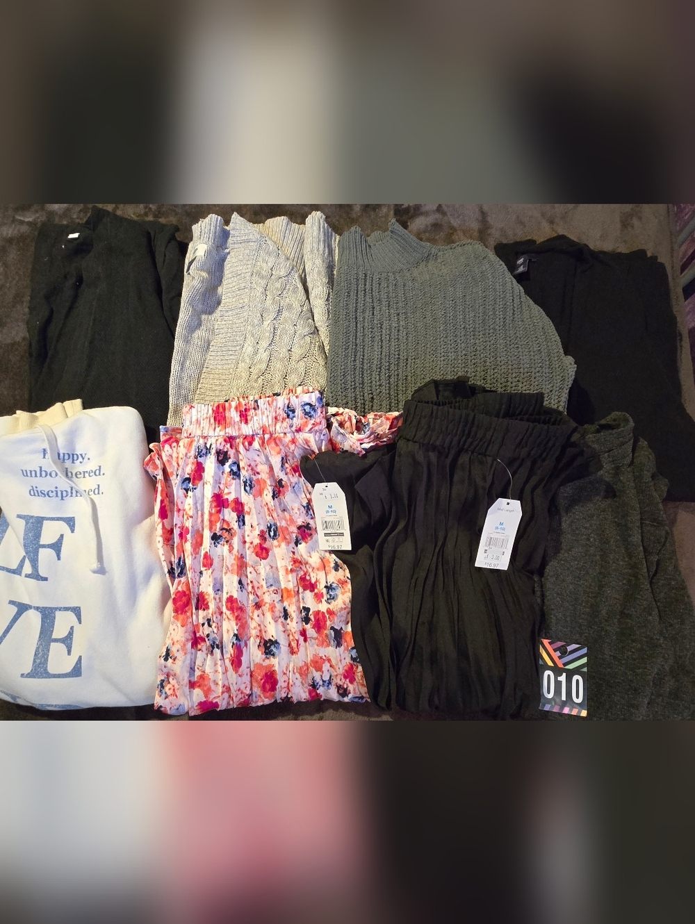 Lot of 8 Womens Clothing (M)